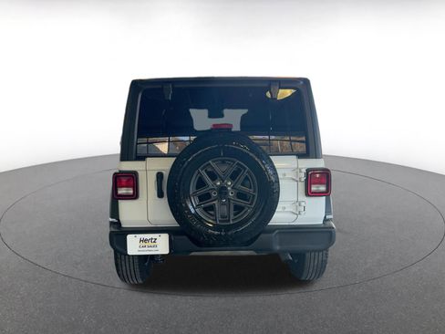 Used 2025 Jeep Wrangler Sport S image 16