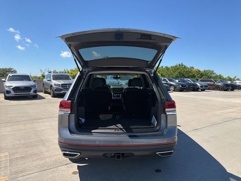 Used 2022 Volkswagen Atlas SE w/ Panoramic Sunroof Package image 9