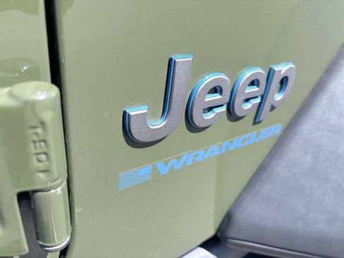 Used 2023 Jeep Wrangler Unlimited Rubicon 4xe AWD/4WD image 28