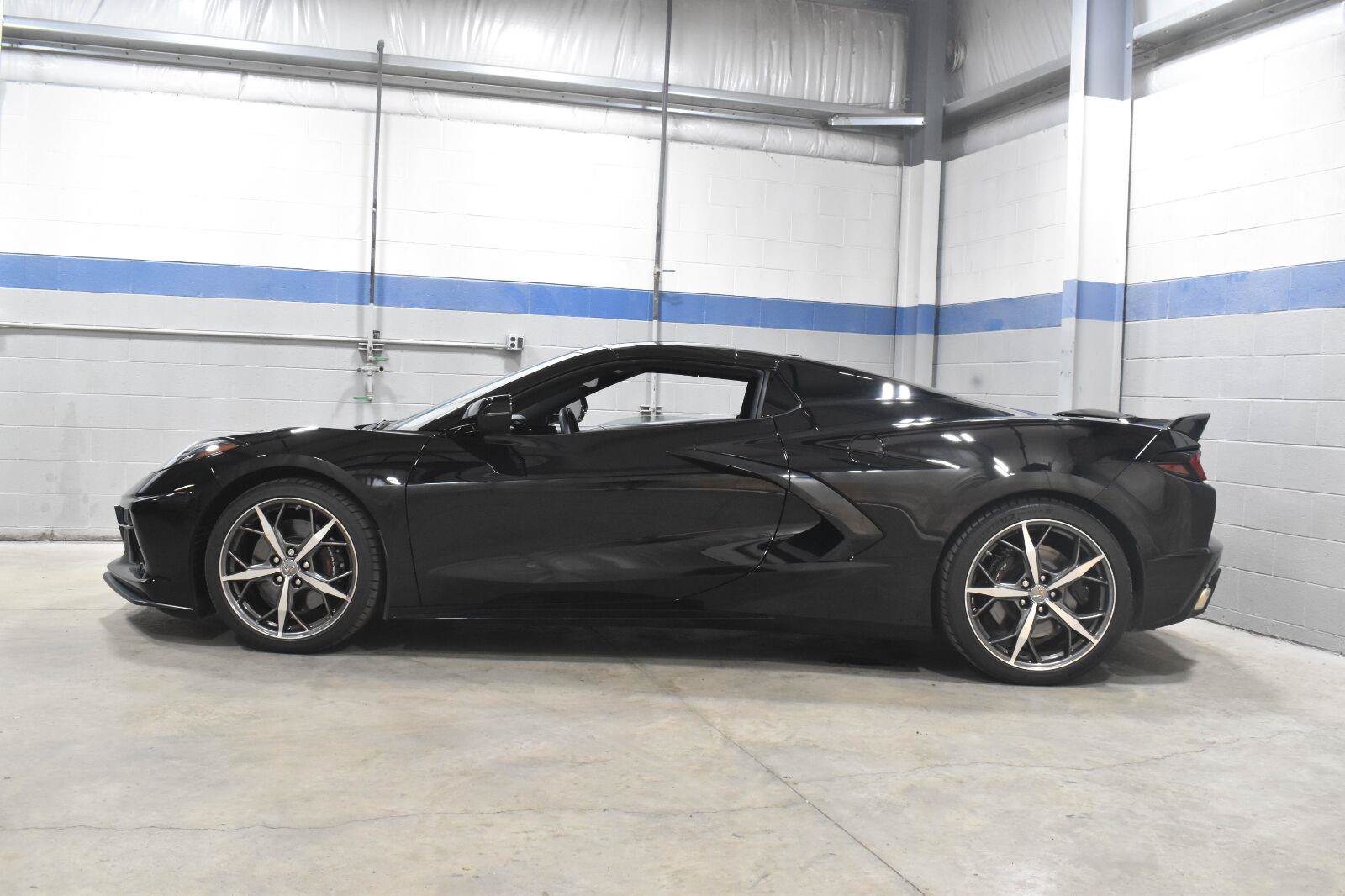 Used 2021 Chevrolet Corvette Stingray Premium Conv w/ Z51 Performance Package RWD image 19