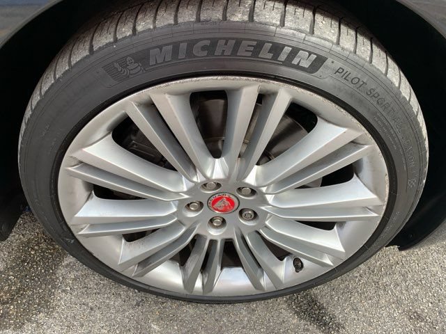 Used 2018 Jaguar XJ L Supercharged RWD image 12