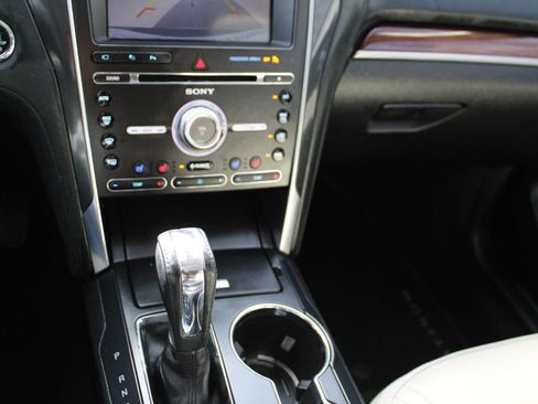 Used 2017 Ford Explorer Platinum image 16