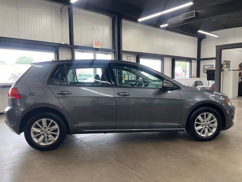 Used 2016 Volkswagen Golf S FWD image 19