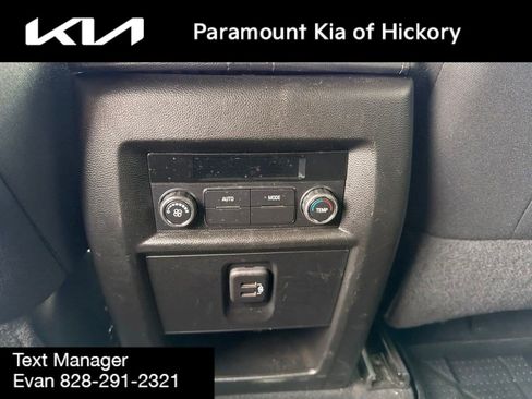 Used 2023 Chevrolet Traverse LT AWD/4WD image 16