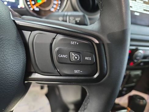 Used 2023 Jeep Gladiator Sport image 21