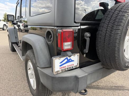 Used 2017 Jeep Wrangler Unlimited Sport w/ Quick Order Package 24S AWD/4WD image 11