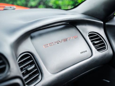 Used 2001 Chevrolet Corvette Z06 w/ Memory Pkg RWD image 50