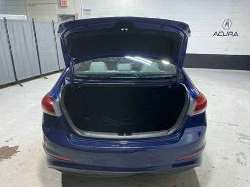 Used 2017 Hyundai Elantra SE FWD image 19