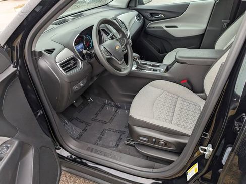 Used 2023 Chevrolet Equinox LS w/ LS Convenience Package image 9