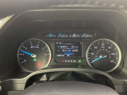 Used 2018 Ford Expedition XLT image 15