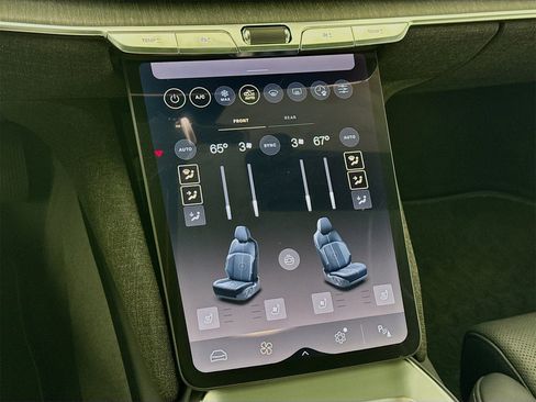 Used 2022 Lucid Air Grand Touring image 16