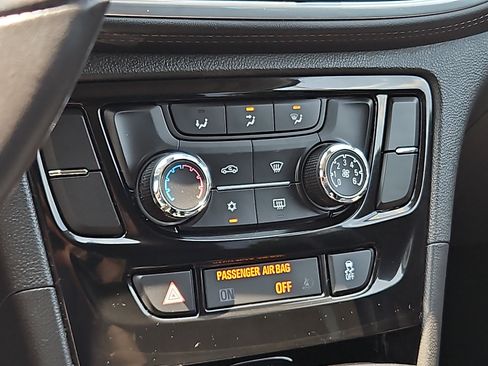 Used 2020 Buick Encore Preferred FWD image 15