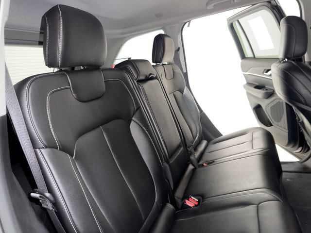 Used 2023 Jeep Grand Cherokee Limited RWD image 18