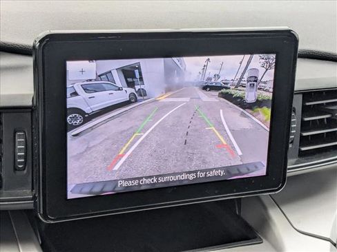 Used 2022 Ford Explorer XLT RWD image 14