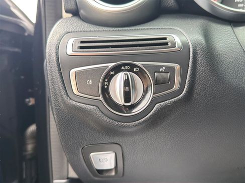 Used 2015 Mercedes-Benz C 300 4MATIC Sedan image 26