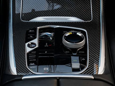 Certified 2025 BMW X7 M60i image 16