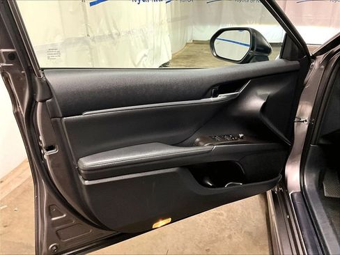 Used 2024 Toyota Camry XSE FWD image 9