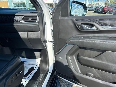 Used 2023 GMC Yukon XL Denali image 29