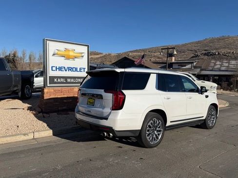 Used 2024 GMC Yukon Denali Ultimate AWD/4WD image 3