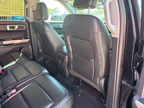 Used 2024 Ford Explorer XLT w/ Equipment Group 202A AWD/4WD image 47