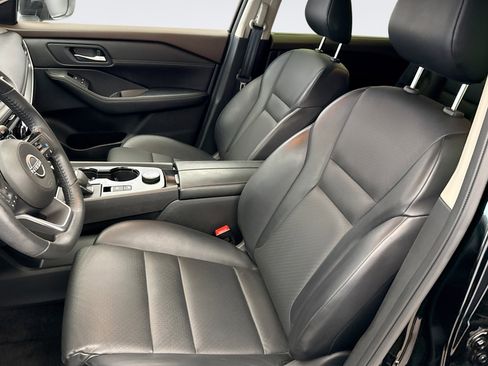 Used 2023 Nissan Rogue SV w/ SV Premium B Package image 9