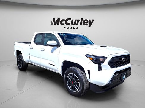 Used 2024 Toyota Tacoma TRD Sport AWD/4WD image 1