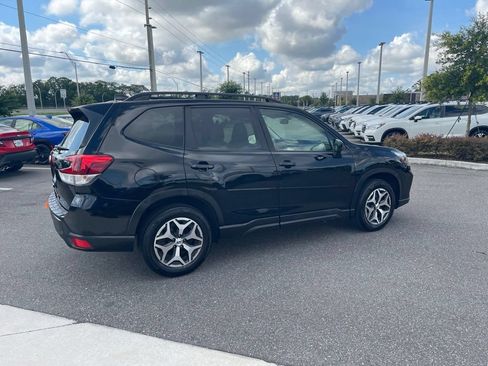 Used 2019 Subaru Forester Premium AWD/4WD image 5