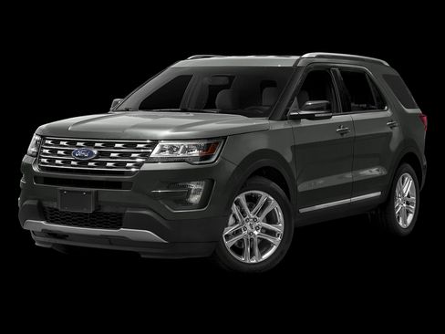 Used 2016 Ford Explorer XLT w/ Equipment Group 202A AWD/4WD image 48