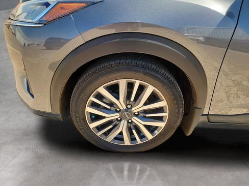 Used 2023 Nissan Kicks SV image 9