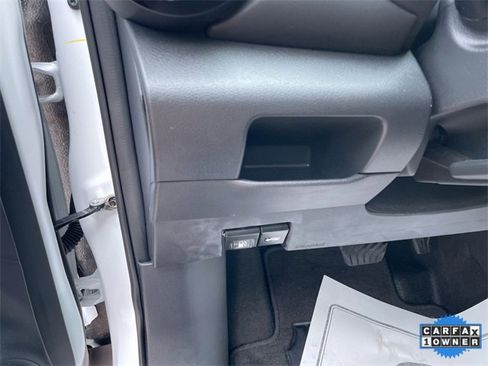 Used 2024 Nissan Kicks SR image 12