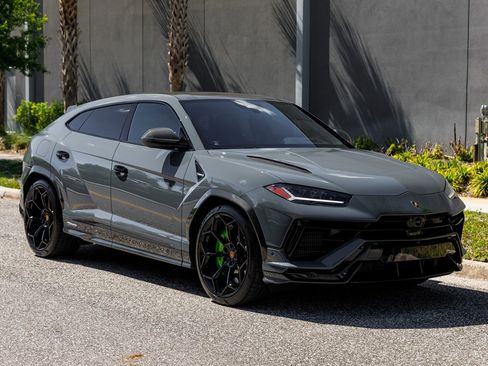 Used 2023 Lamborghini Urus Performante AWD/4WD image 1