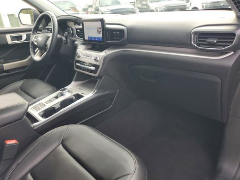 Used 2023 Ford Explorer XLT w/ Equipment Group 202A image 19