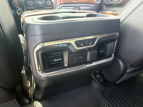 Used 2019 Chevrolet Silverado 1500 High Country RWD image 12