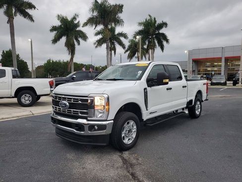 Used 2025 Ford F250 XLT image 2