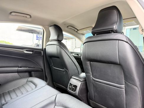 Used 2018 Ford Fusion SE w/ Equipment Group 602A FWD image 19
