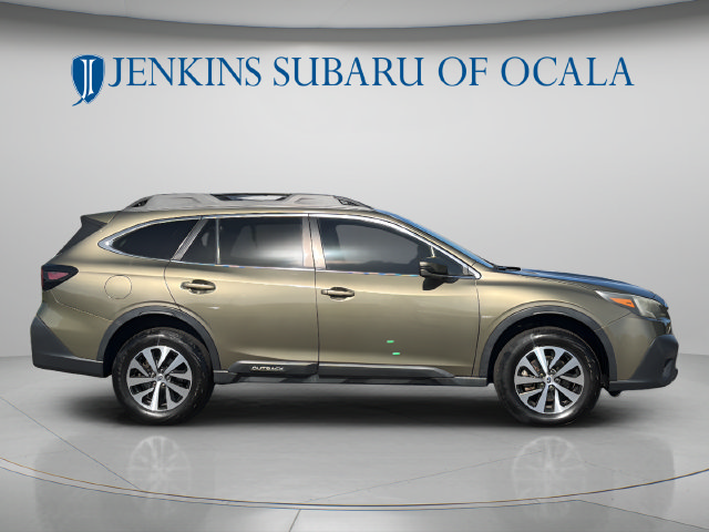 Used 2022 Subaru Outback Premium AWD/4WD image 2