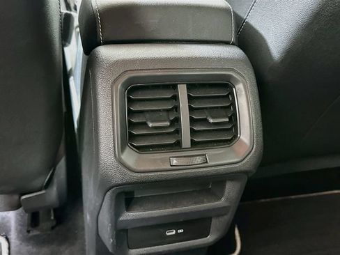 Used 2023 Volkswagen Taos SE AWD/4WD image 25