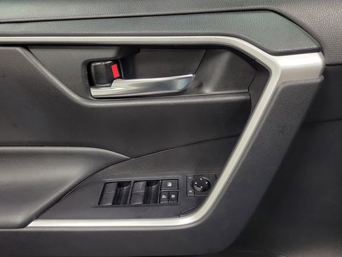 Used 2021 Toyota RAV4 XLE w/ Convenience Package image 20