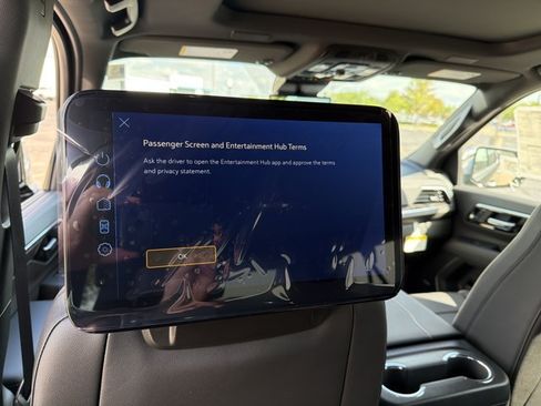 New 2026 Chevrolet Suburban Premier AWD/4WD image 28