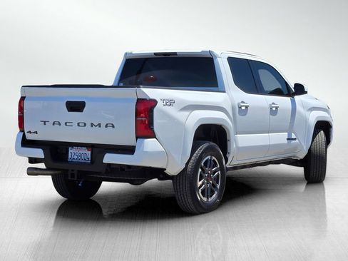 Used 2024 Toyota Tacoma TRD Sport AWD/4WD image 5