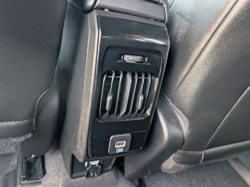 Used 2024 Jeep Compass Latitude image 34