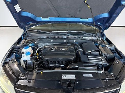 Used 2017 Volkswagen Jetta SEL image 30