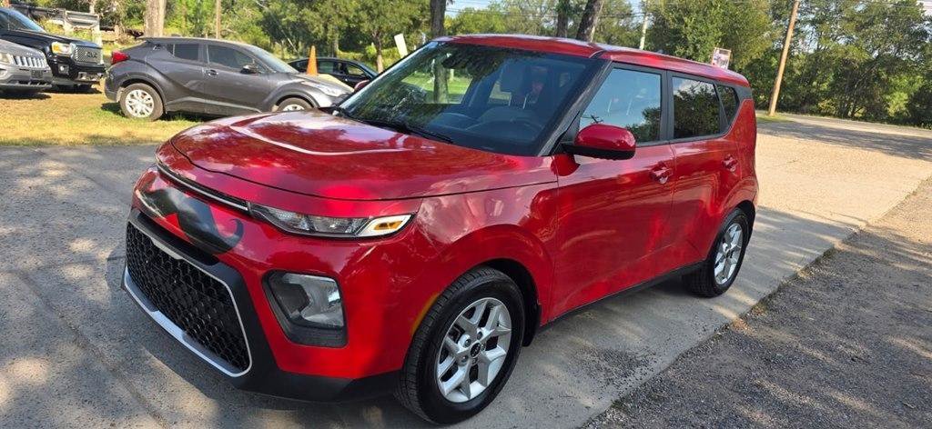 Used 2022 Kia Soul LX w/ Technology Package FWD image 1