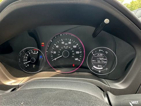 Used 2016 Honda HR-V EX image 10