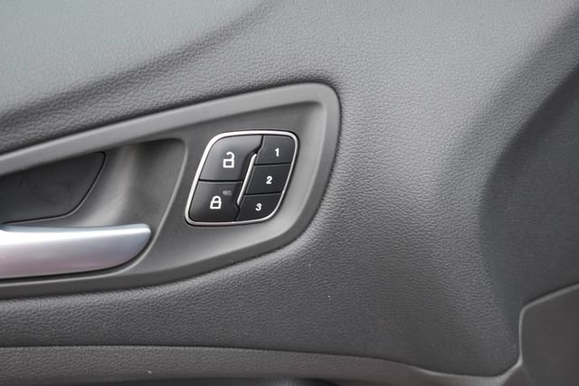 Used 2018 Ford Escape Titanium FWD image 16