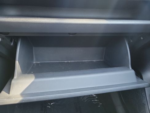 Used 2024 Toyota RAV4 XLE FWD image 30