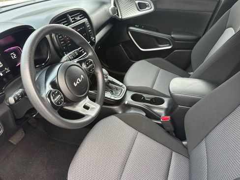 Used 2024 Kia Soul LX w/ Option Group 015 image 10