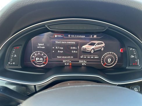 Used 2018 Audi Q7 3.0T Prestige image 2