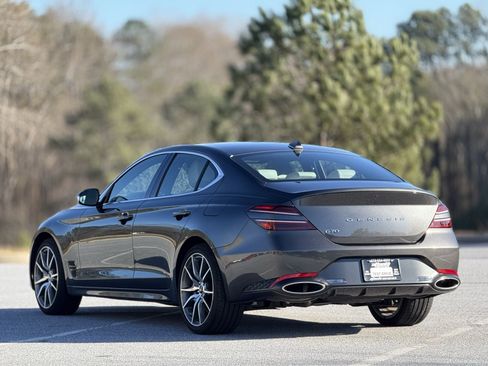 Used 2025 Genesis G70 2.5T image 9