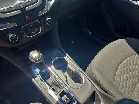 Used 2019 Chevrolet Equinox LT image 16